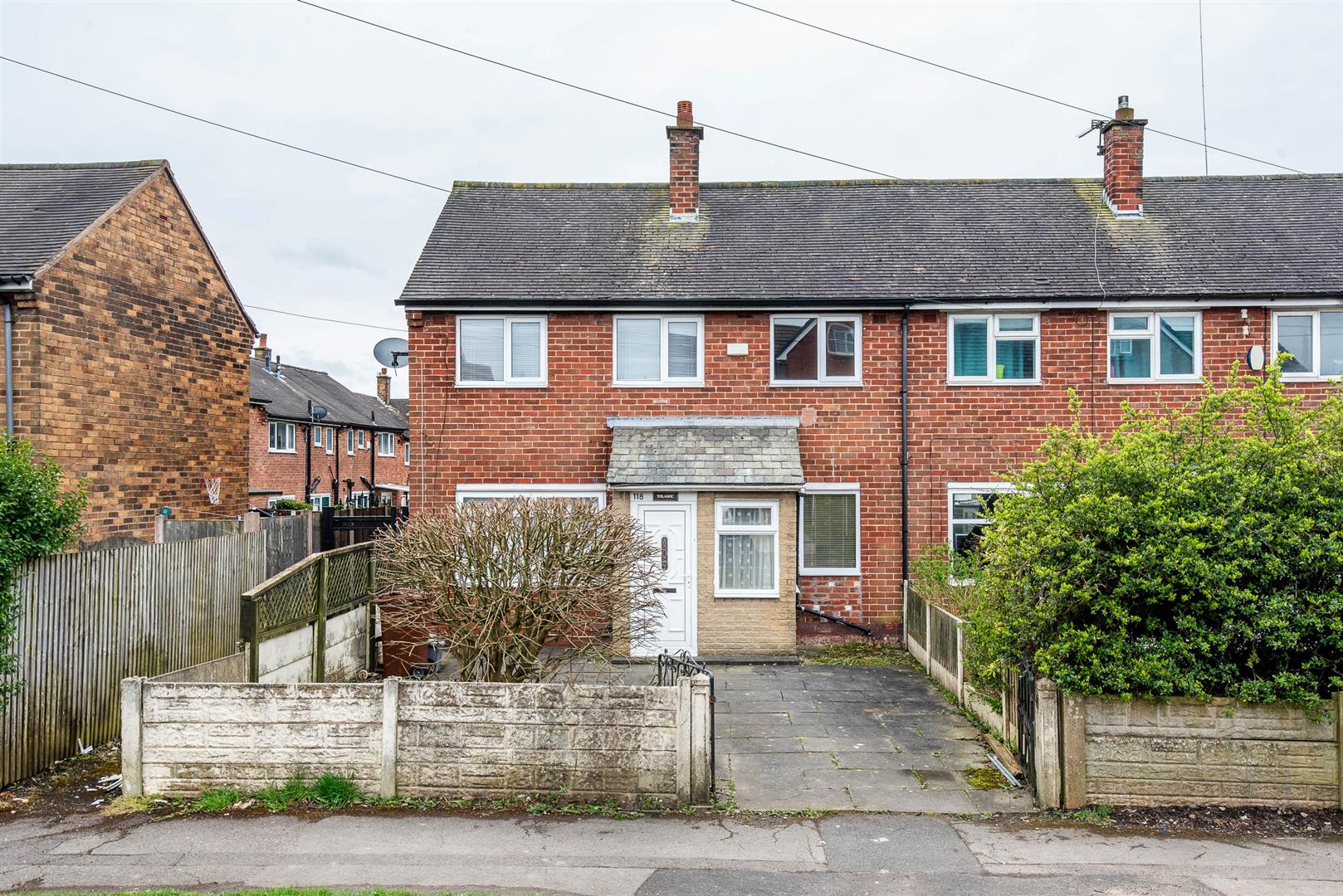 3 bed property in Westfield Drive, Preston